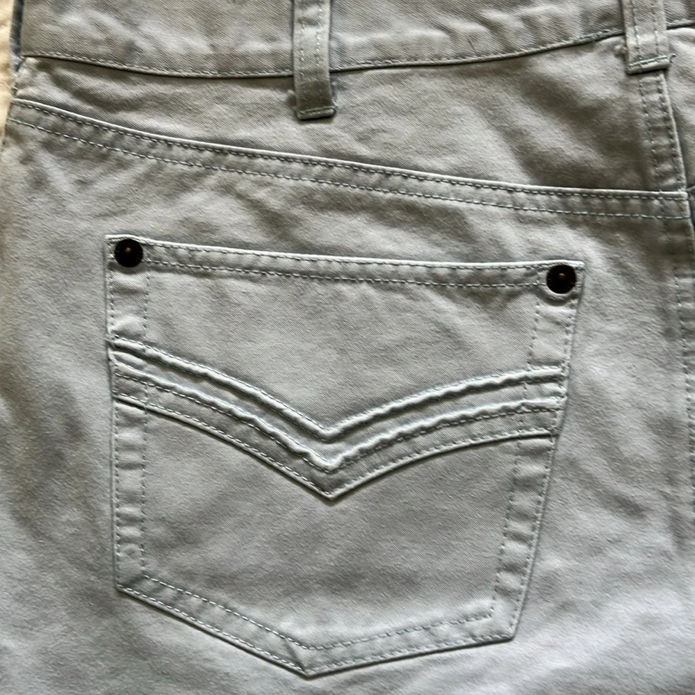 Abercrombie & Fitch shorts - Picture 2 of 11